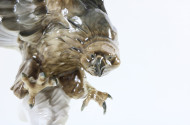 gr. Porzellan-Figur ''Greifvogel''