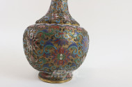 asiat. Krug mit Cloisonnéarbeit,