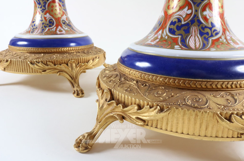 Paar Porz.-Bodenvasen, LIMOGES