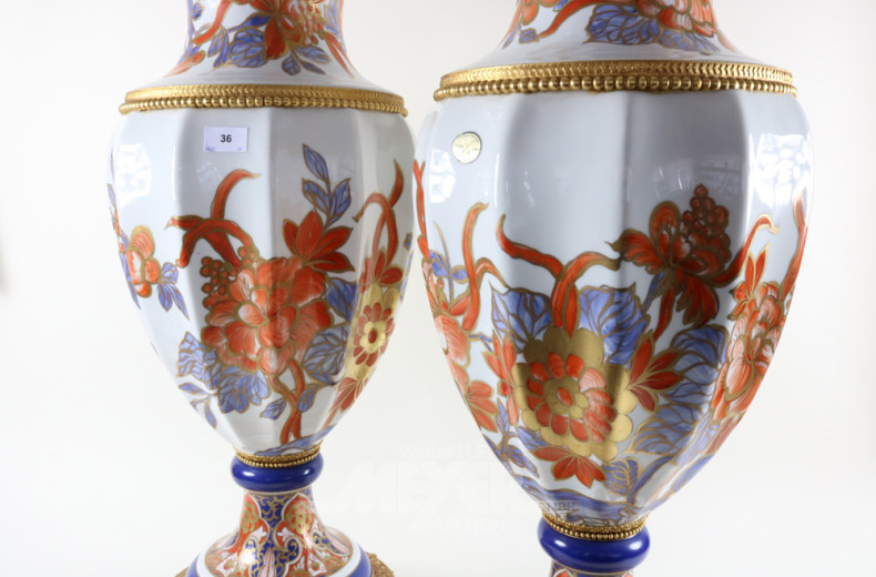 Paar Porz.-Bodenvasen, LIMOGES