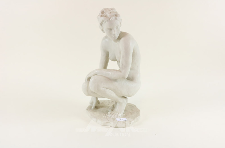 gr. Porz.-Figur ''knieender weibl. Akt''
