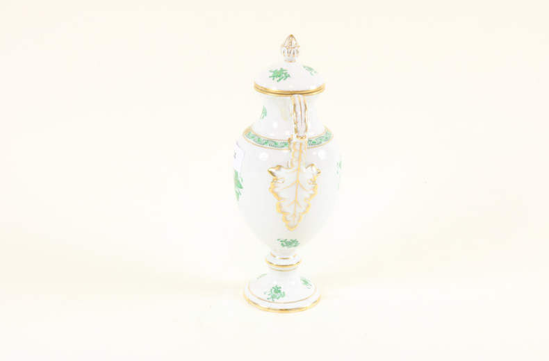 kl. Porz.-Amphoren-Deckelvase HEREND,
