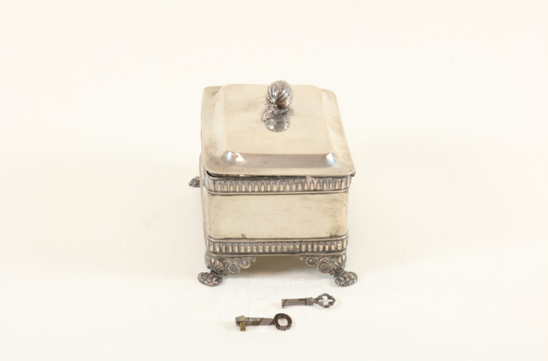 Zuckerdose, Silber auf Klauenfüßen