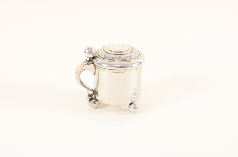 Deckel-Henkelkrug, Silber,