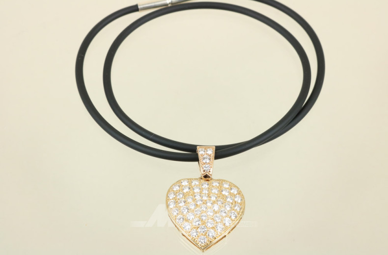 Anhänger, 750er GG, herzförmig gearbei-