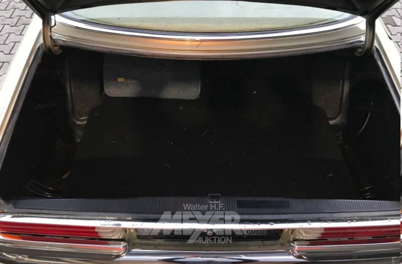 Oldtimer MERCEDES BENZ 280 SE W116,