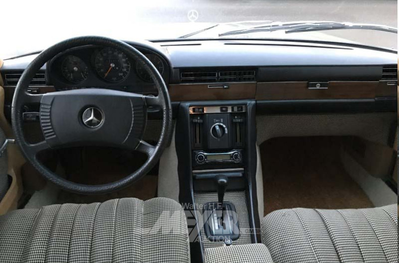 Oldtimer MERCEDES BENZ 280 SE W116,
