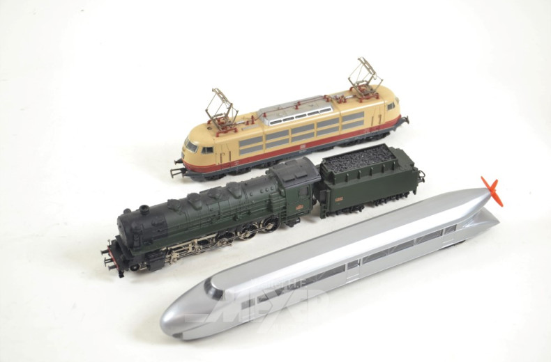 3 versch. Lokomotiven