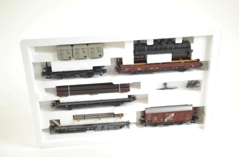 6 Pakete Güter-Personen-Waggons und