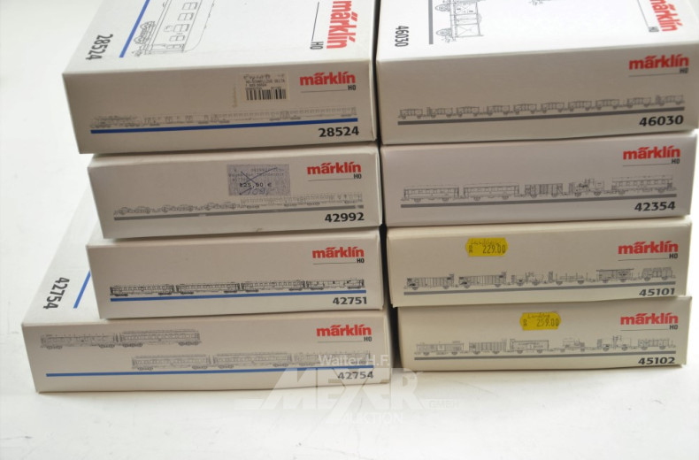 10 Pakete Personen-u. Güter-Waggons