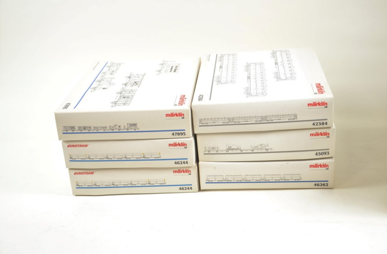 16 Pakete Güter- u. Personen-Waggons