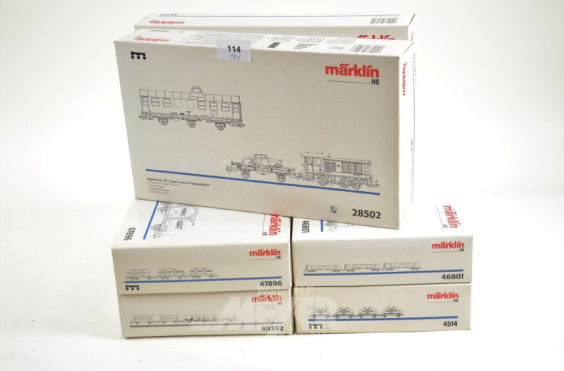 17 Pakete Personen- u. Güterwaggons