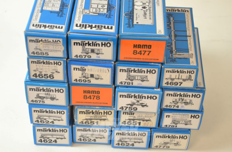 48 Personen-u. Güter-Waggons