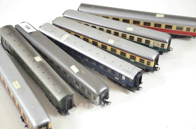 12 Personen-Waggons, MÄRKLIN HO,