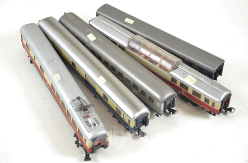 12 Personen-Waggons, MÄRKLIN HO,