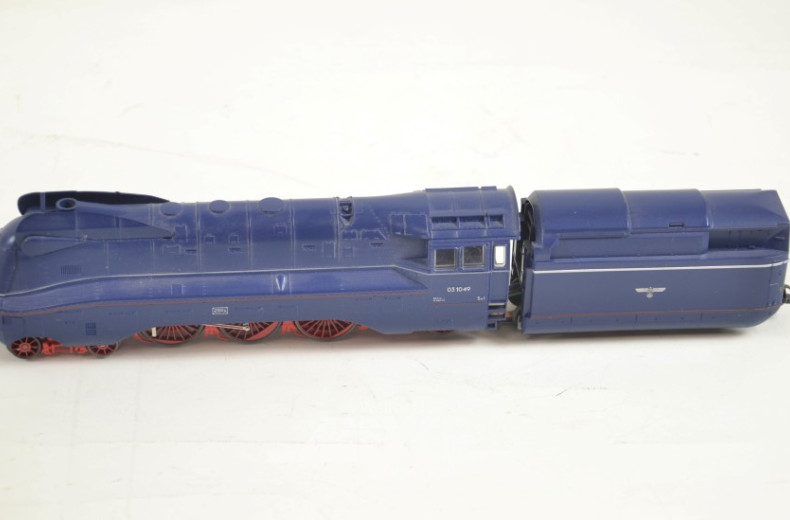 Dampflok mit Tender, MÄRKLIN, HO, OVP,