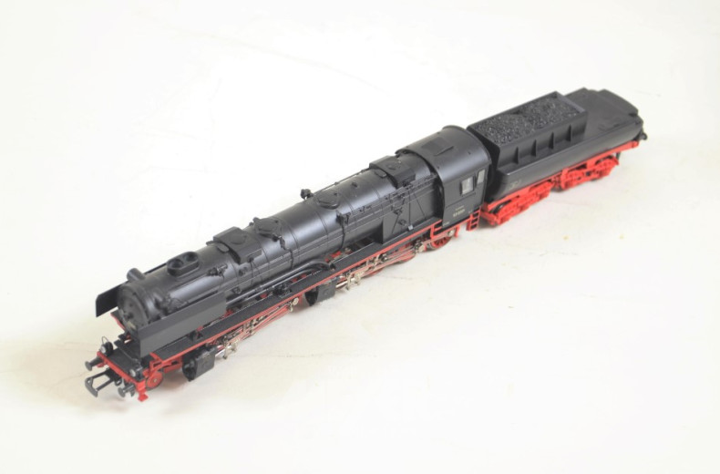 Dampflok mit Tender, MÄRKLIN, HO, OVP,