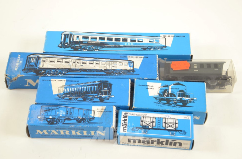 26 versch. Güter- und Personen-Waggons