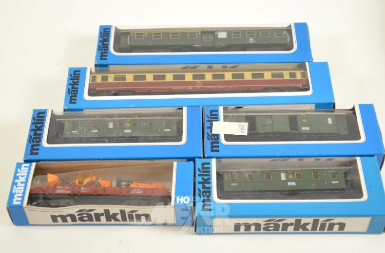 29 versch. Güter- und Personen-Waggons