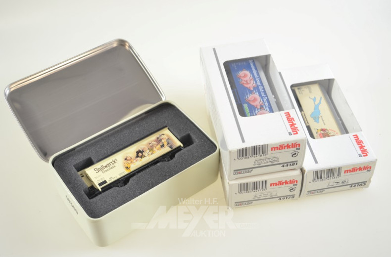 21 Güter- und Personen-Waggons