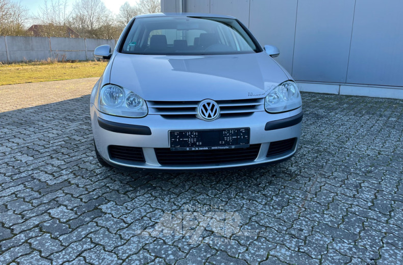 VW-Golf, silber