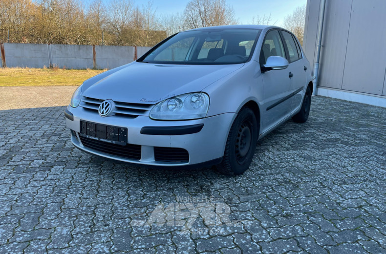 VW-Golf, silber