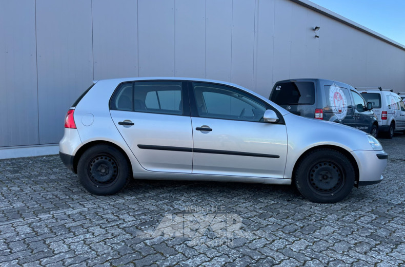VW-Golf, silber