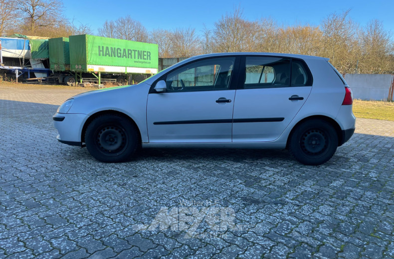 VW-Golf, silber