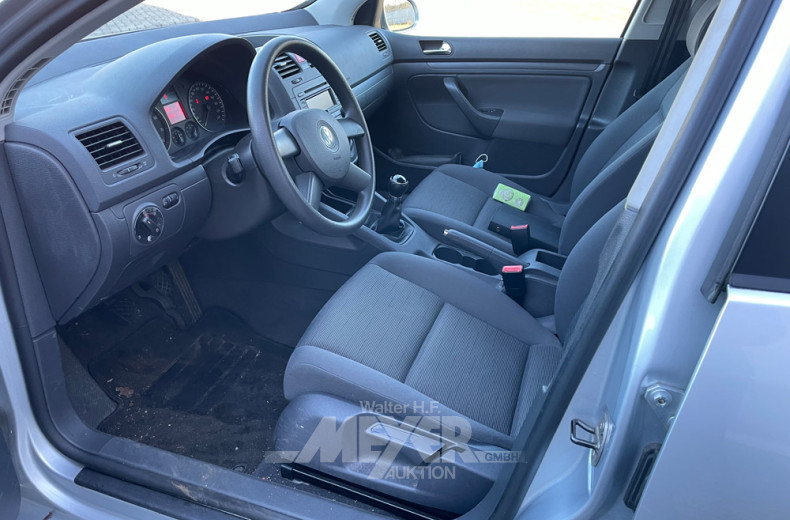 VW-Golf, silber