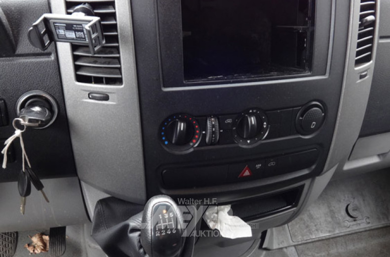 MERCEDES-BENZ Foodtruck