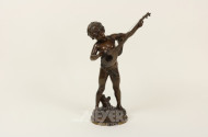 Bronze-Figur ''musizierender Jüngling''