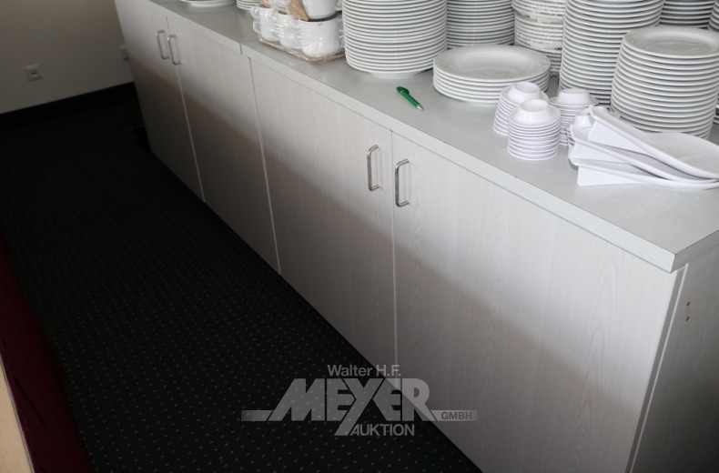 3 fahrbare Anrichten mit je