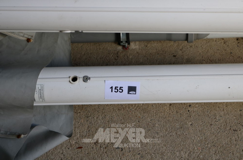 großer rechteckiger Terrassenschirm