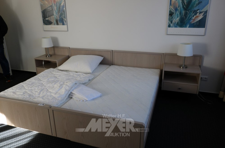 14 Doppelzimmer best. aus: