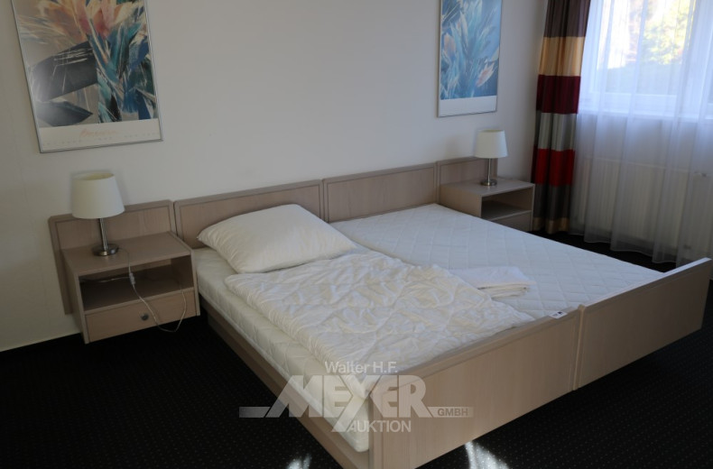 14 Doppelzimmer best. aus: