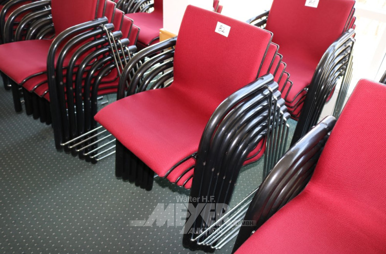 6 Stapel-Armlehnstühle, massiv