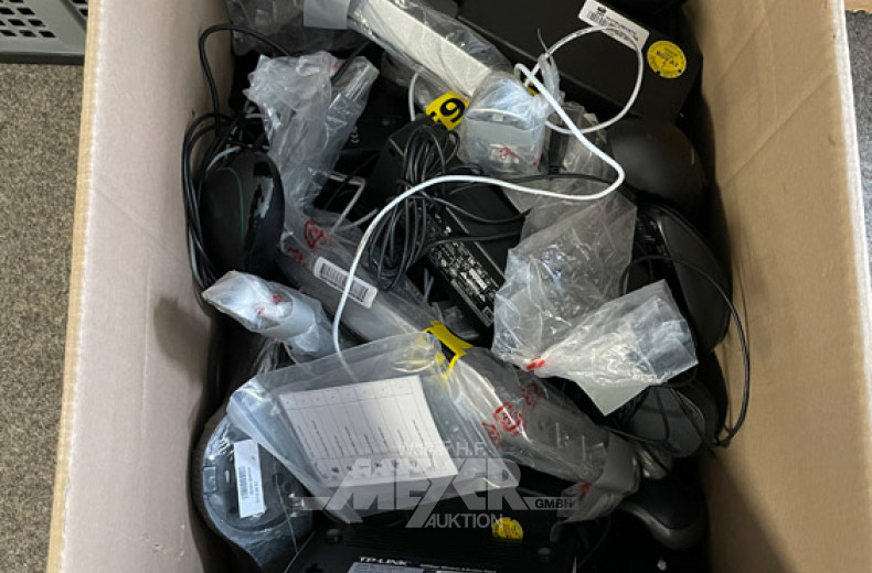 Posten EDV-Zubehör bestehend aus: