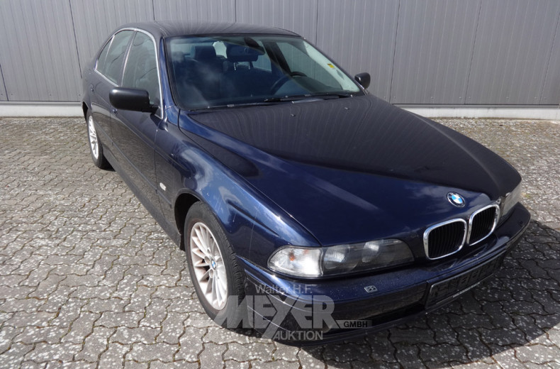 BMW 520i E39, blau