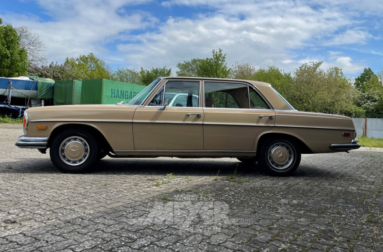 MERCEDES-BENZ W108 280SEL 4.5 V8, braun