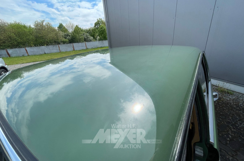 MERCEDES-BENZ W115/8 200, nickelgrün