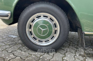 MERCEDES-BENZ W115/8 200, nickelgrün
