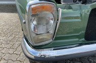 MERCEDES-BENZ W115/8 200, nickelgrün