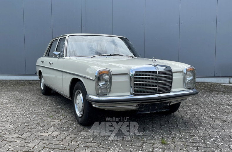 MERCEDES-BENZ W115/8 220D, weiß