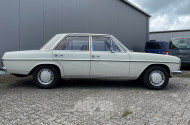 MERCEDES-BENZ W115/8 220D, weiß