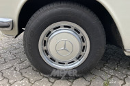 MERCEDES-BENZ W115/8 220D, weiß