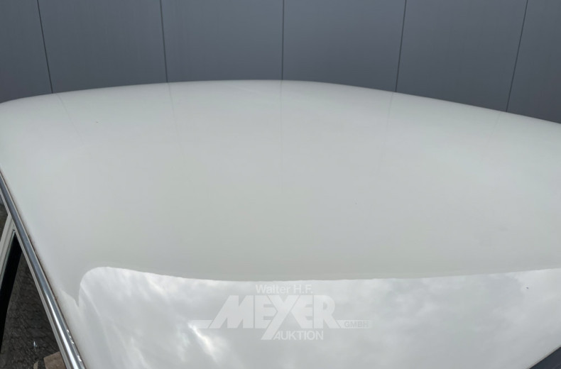 MERCEDES-BENZ W115/8 220D, weiß