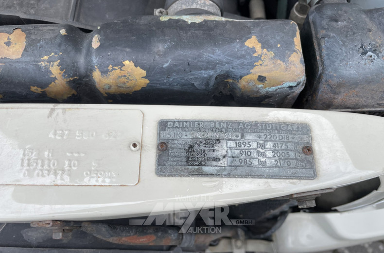 MERCEDES-BENZ W115/8 220D, weiß