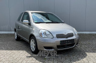 TOYOTA Yaris, silber