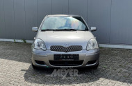TOYOTA Yaris, silber