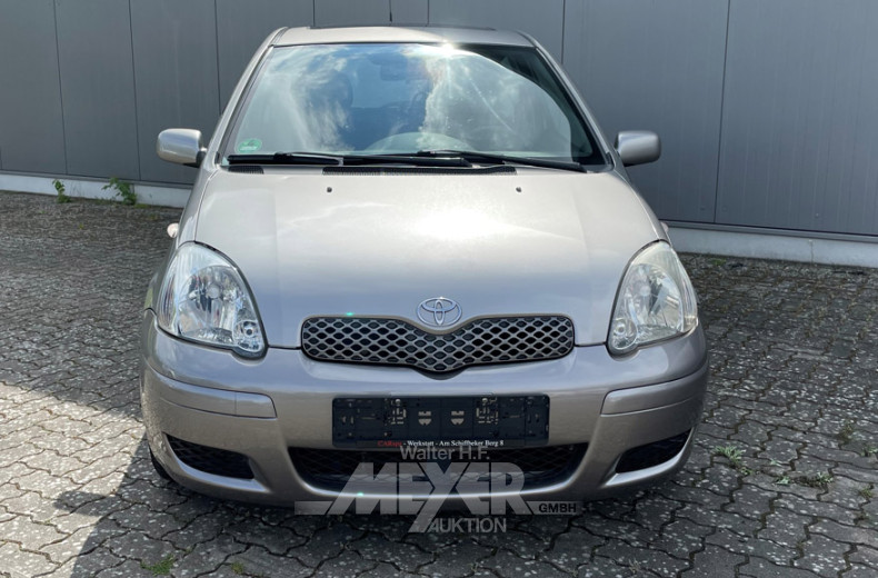 TOYOTA Yaris, silber